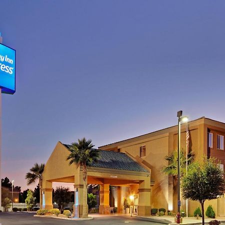 Holiday Inn Express Las Vegas-Nellis By Ihg Exterior photo