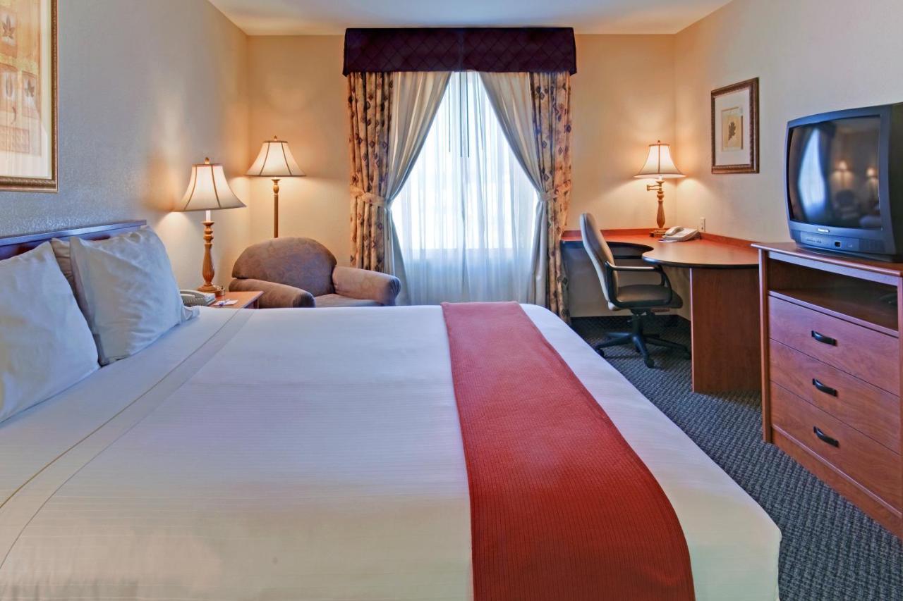 Holiday Inn Express Las Vegas-Nellis By Ihg Exterior photo