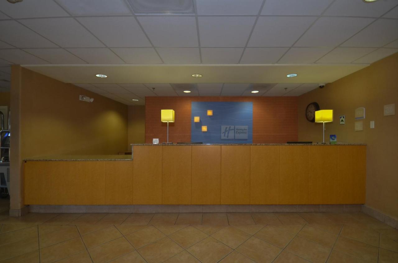 Holiday Inn Express Las Vegas-Nellis By Ihg Exterior photo