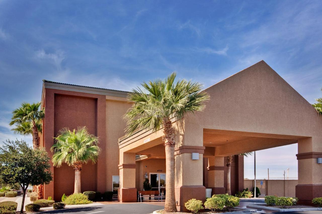 Holiday Inn Express Las Vegas-Nellis By Ihg Exterior photo
