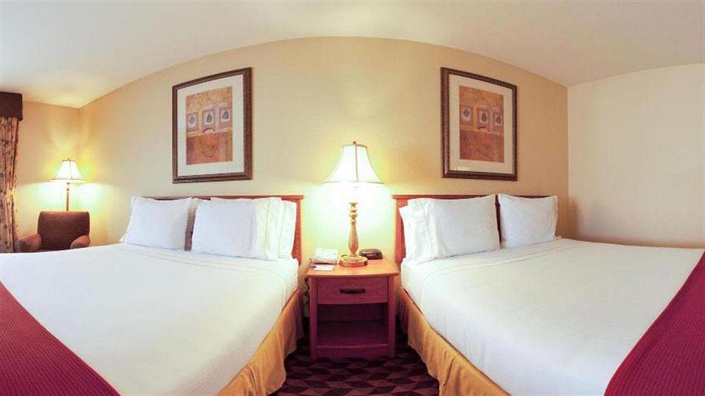 Holiday Inn Express Las Vegas-Nellis By Ihg Exterior photo
