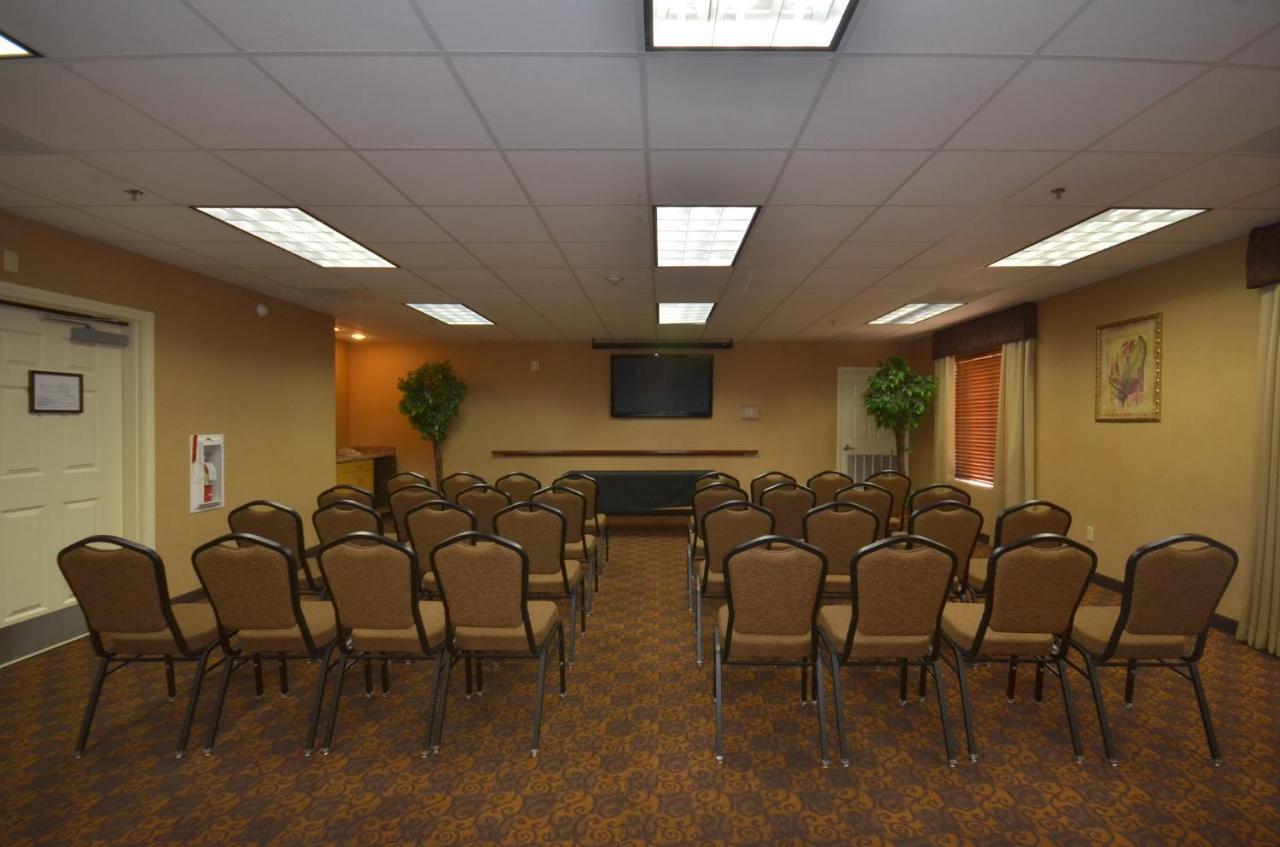 Holiday Inn Express Las Vegas-Nellis By Ihg Exterior photo