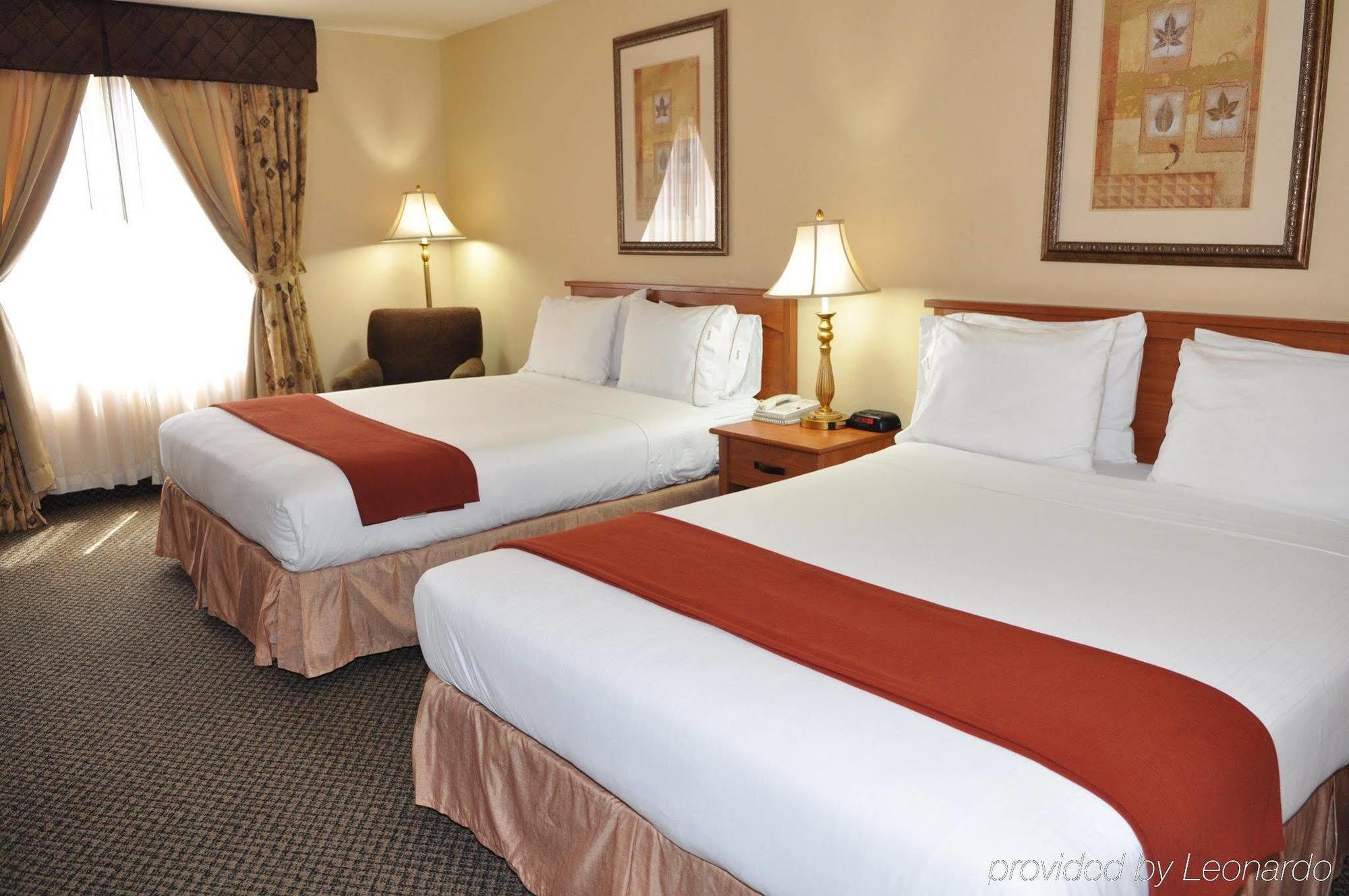 Holiday Inn Express Las Vegas-Nellis By Ihg Exterior photo