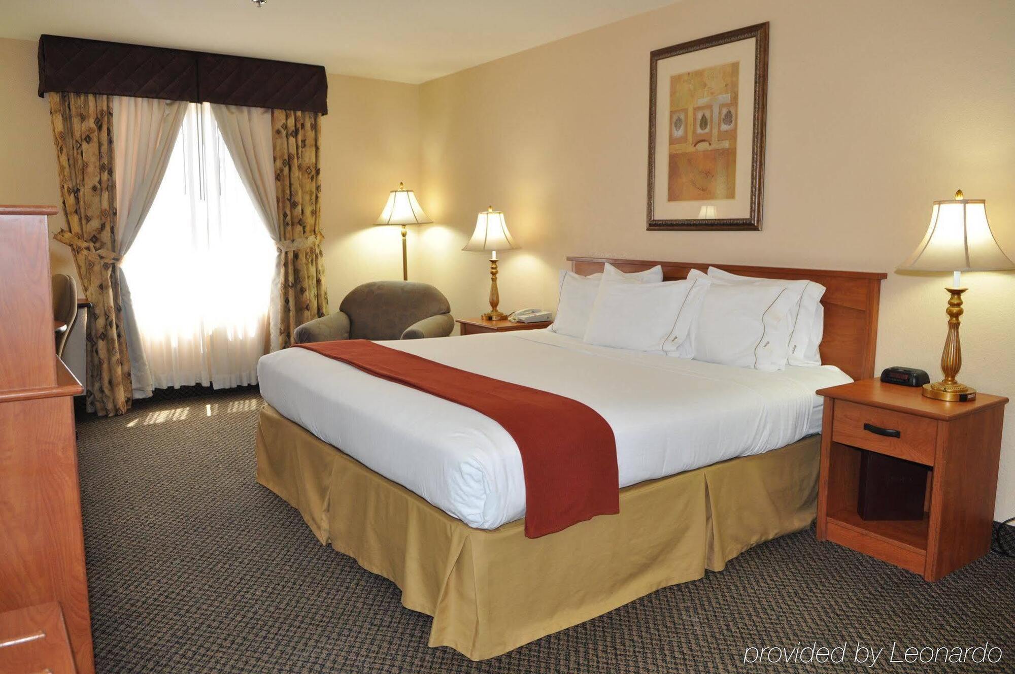 Holiday Inn Express Las Vegas-Nellis By Ihg Exterior photo
